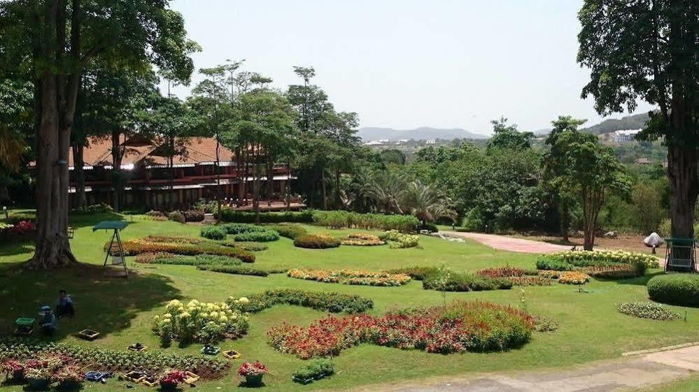 Arayana Phupimarn Resort & Spa Pakchong Bagian luar foto