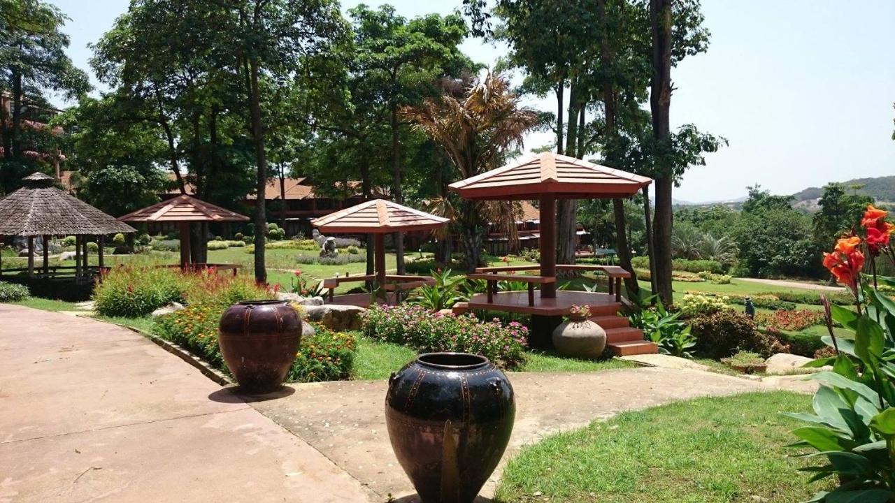 Arayana Phupimarn Resort & Spa Pakchong Bagian luar foto